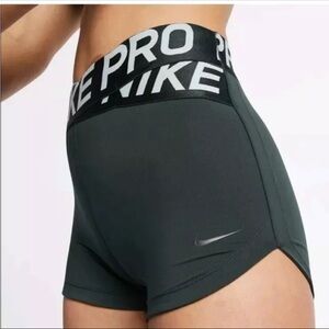 Nike Pro Intertwist Shorts Size Small